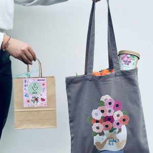 DARILNI KOMPLET "DAN ŽENA 6" (nakupovalna vrečka + piškoti) - z darilno vrečko