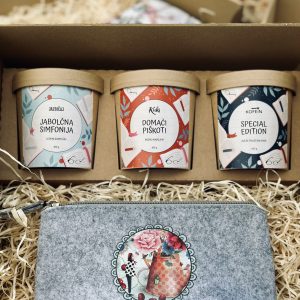 DARILNI PAKET "PEDAGOGOM V ZAHVALO 10" 4/1 (čaj + piškoti + kava + toaletka/peresnica) - v darilni škatli